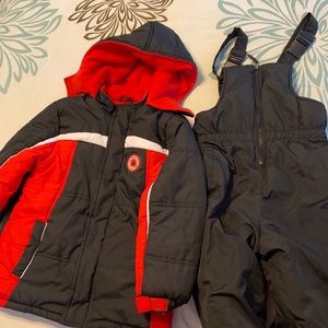 IXtreme Kids 2-piece color block snow suit. Size 6 (boy)